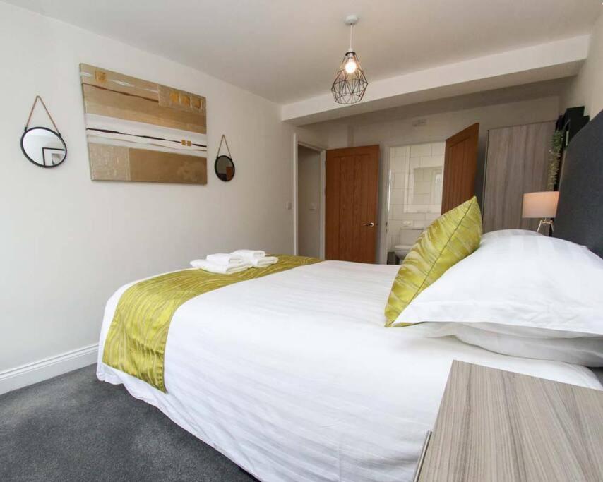 No12-Luxe Living Guest Apartment- 1 Bed-Garden-Private Parking-Wifi-Beach-City Swansea Buitenkant foto